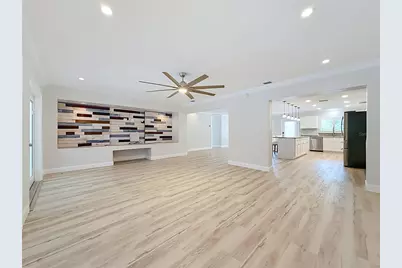 8270 30th Avenue N, Saint Petersburg, FL 33710 - Photo 30