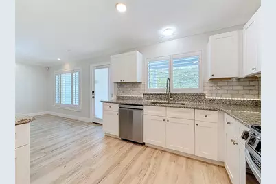 8270 30th Avenue N, Saint Petersburg, FL 33710 - Photo 22