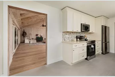 165 97th Avenue NE, Saint Petersburg, FL 33702 - Photo 18