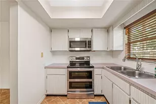 5527 Commonwealth Ave N, Saint Petersburg, FL 33703 - Photo 12