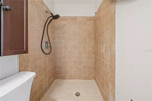 5527 Commonwealth Ave N, Saint Petersburg, FL 33703 - Photo 16