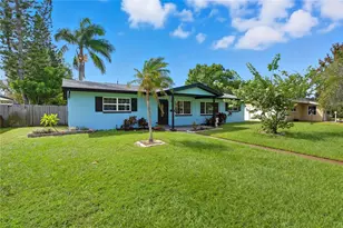 758 42nd Ave NE, Saint Petersburg, FL 33703 - Photo 2
