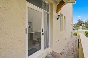 1022 Paseo Del Rio NE, Saint Petersburg, FL 33702 - Photo 44