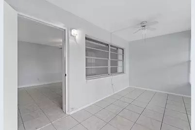 4700 Cove Circle #102, Saint Petersburg, FL 33708 - Photo 4