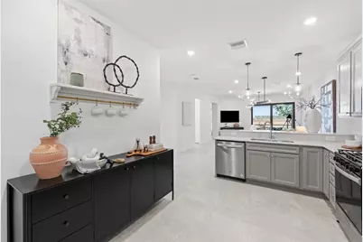 18734 Indian Rock Place, Lakewood Ranch, FL 34211 - Photo 8