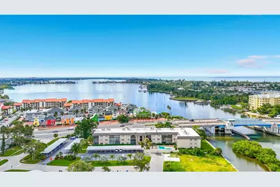 6470 Hollywood Boulevard #110, Sarasota, FL 34231 - Photo 30