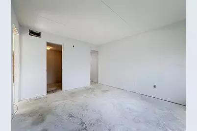 6470 Hollywood Boulevard #110, Sarasota, FL 34231 - Photo 20