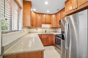 11722 Raintree Lake Ln, Temple Terrace, FL 33617 - Photo 8