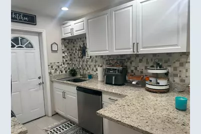 7502 Melaleuca Lane, Tampa, FL 33619 - Photo 6