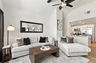 12233 Armenia Gables Cir, Tampa, FL 33612 - Photo 10