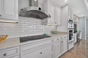 400 Beach Dr NE, Saint Petersburg, FL 33701 - Photo 22