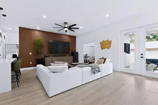 2143 W St Conrad St, Tampa, FL 33607 - Photo 30