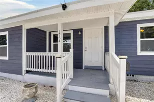 1754 27th St S, Saint Petersburg, FL 33712 - Photo 2