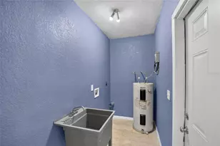 1754 27th St S, Saint Petersburg, FL 33712 - Photo 8