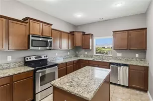 609 Tanana Fall Dr, Ruskin, FL 33570 - Photo 2