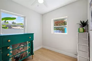 815 67th St S, Saint Petersburg, FL 33707 - Photo 24