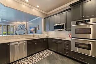 618 Saxony Blvd, Saint Petersburg, FL 33716 - Photo 12