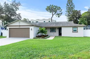 7892 Sundown Dr N, Saint Petersburg, FL 33709 - Photo 4