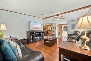 133 S St Thomas Cir, Apollo Beach, FL 33572 - Photo 8