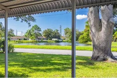 2001 41st Street N, Saint Petersburg, FL 33713 - Photo 2