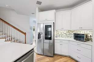 8519 Arabella Ln, Seminole, FL 33777 - Photo 12