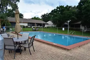 1716 Golf View Dr, Tarpon Springs, FL 34689 - Photo 10