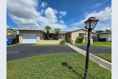 3119 60th Street N, Saint Petersburg, FL 33710 - Photo 1
