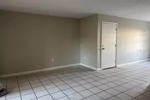 9027 Westchester Cir, Tampa, FL 33604 - Photo 8