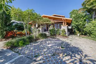 109 S Westland Ave, Tampa, FL 33606 - Photo 2