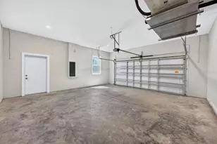 8003 Chaney Ln, Tampa, FL 33617 - Photo 40