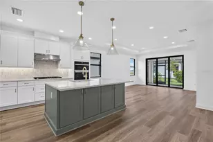 5888 Windbreak Ct, Apollo Beach, FL 33572 - Photo 8