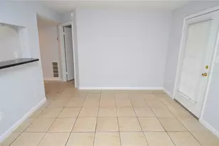 8638 Fancy Finch Dr, Tampa, FL 33614 - Photo 18