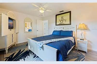 1894 Tanglewood Drive NE, Saint Petersburg, FL 33702 - Photo 24