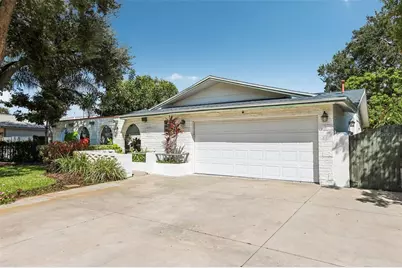 7699 92nd Street, Seminole, FL 33777 - Photo 2