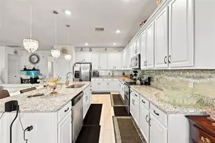 944 Old Windsor Way, Spring Hill, FL 34609 - Photo 4