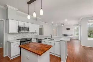9317 Heritage Oak Ct, Tampa, FL 33647 - Photo 10