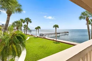 650 Pinellas Point Dr S, Saint Petersburg, FL 33705 - Photo 1