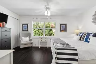 650 Pinellas Point Dr S, Saint Petersburg, FL 33705 - Photo 16