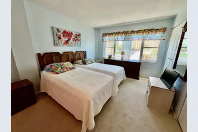 4650 Cove Circle #UNIT 311, Saint Petersburg, FL 33708 - Photo 10