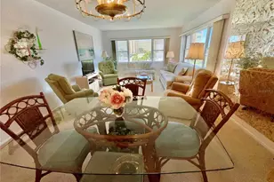4650 Cove Cir, Saint Petersburg, FL 33708 - Photo 6