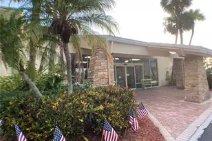 4650 Cove Cir, Saint Petersburg, FL 33708 - Photo 24