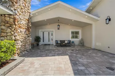 3905 Fontainebleau Drive, Tampa, FL 33634 - Photo 6
