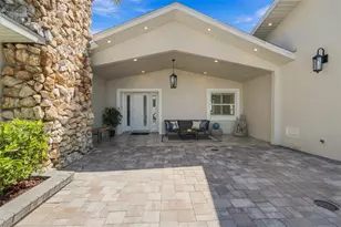3905 Fontainebleau Dr, Tampa, FL 33634 - Photo 6