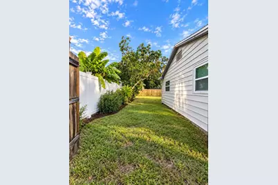 109 W Grapefruit Circle, Clearwater, FL 33759 - Photo 28