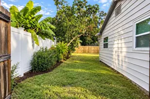 109 W Grapefruit Cir, Clearwater, FL 33759 - Photo 28