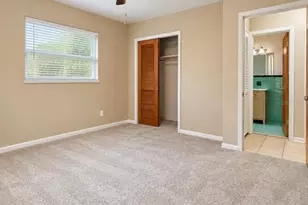 109 W Grapefruit Cir, Clearwater, FL 33759 - Photo 10