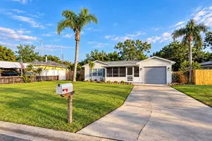 109 W Grapefruit Cir, Clearwater, FL 33759 - Photo 26