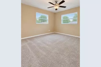 109 W Grapefruit Circle, Clearwater, FL 33759 - Photo 14
