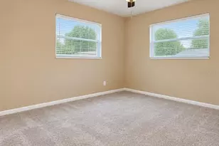109 W Grapefruit Cir, Clearwater, FL 33759 - Photo 14