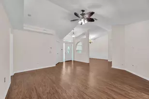 4008 Eagles Nest Dr, Valrico, FL 33596 - Photo 8